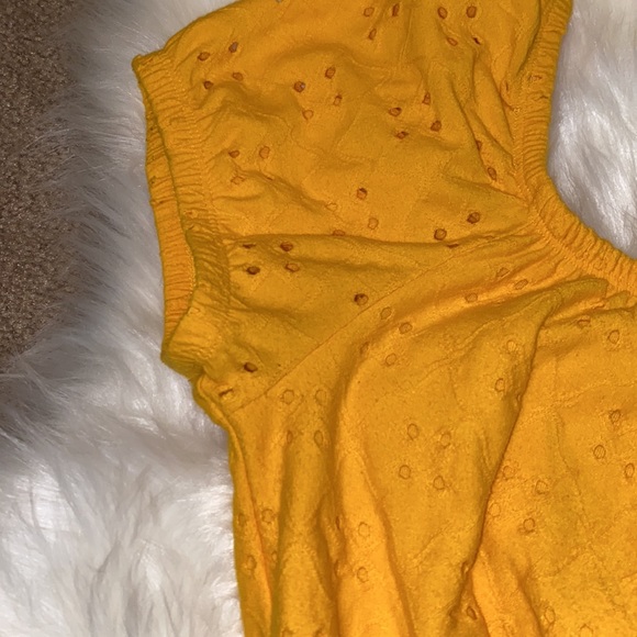 3 for $15 🌸Cute crop top - Picture 7 of 7